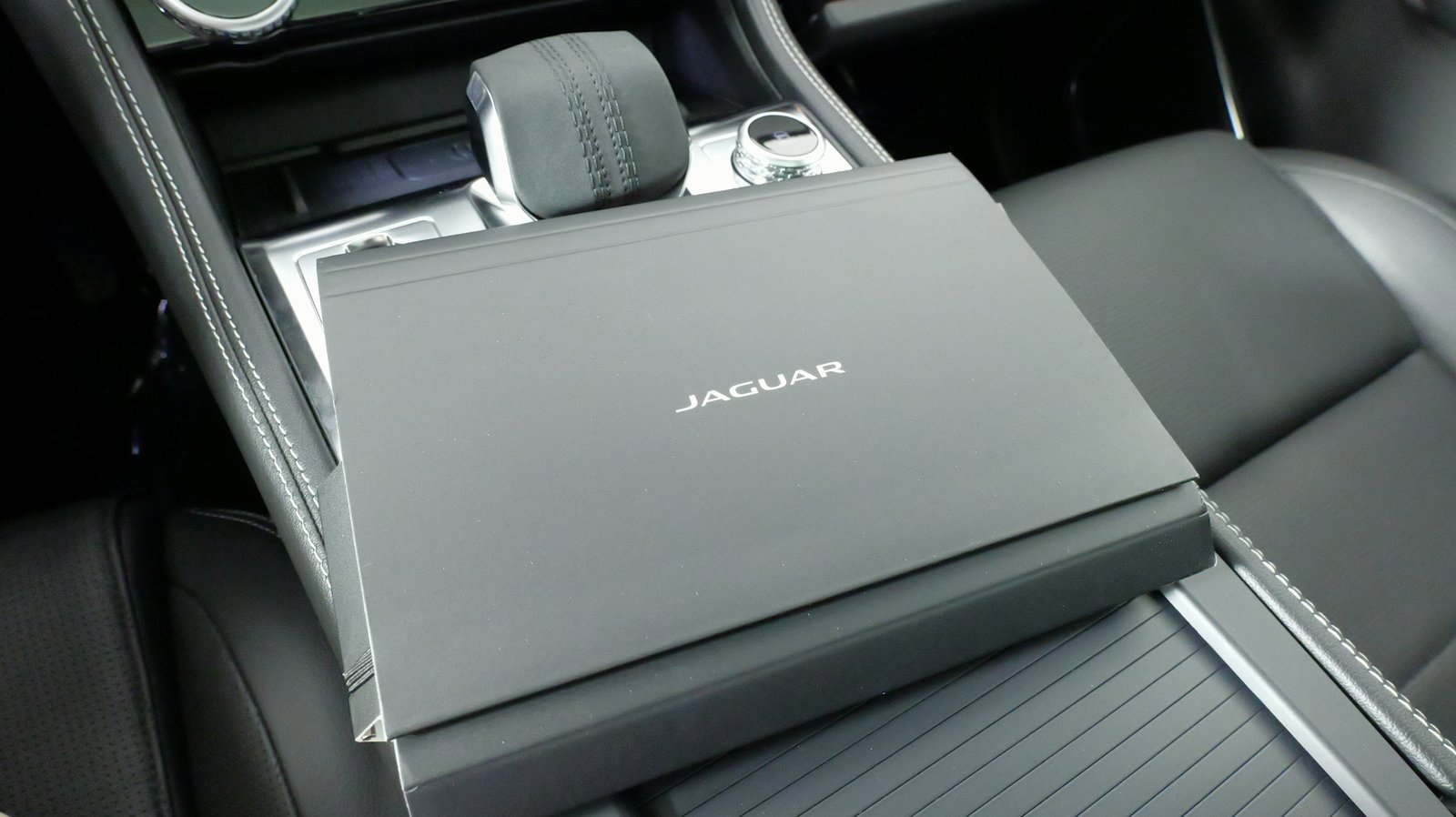 Used 2025 Jaguar F-PACE R-Dynamic S image 74