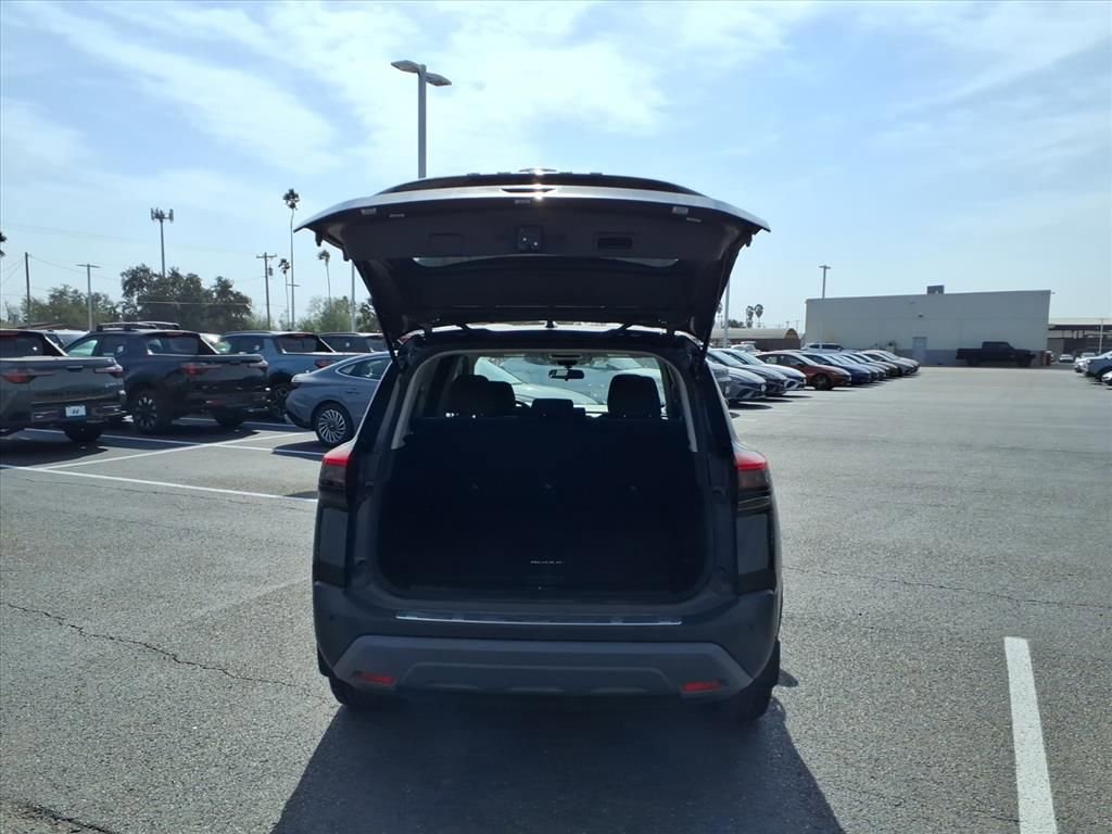 Used 2022 Nissan Rogue SV image 20