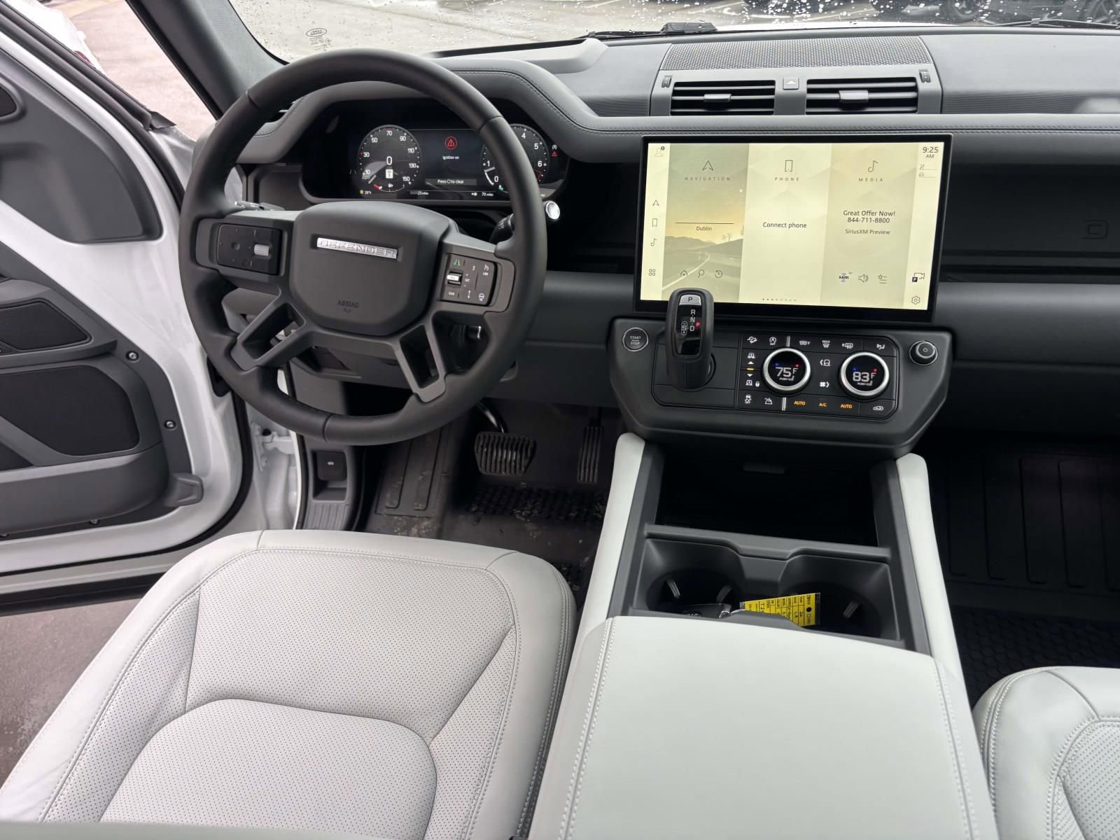 New 2026 Land Rover Defender 110 X-Dynamic SE image 25