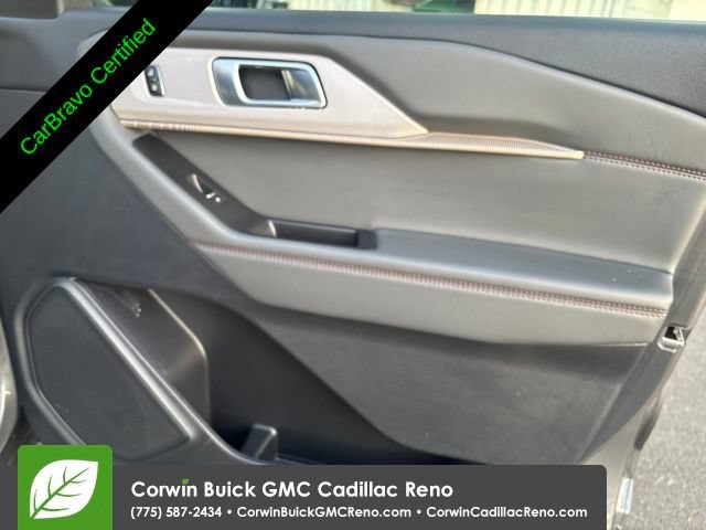 Used 2025 Ford Explorer Active AWD/4WD image 32