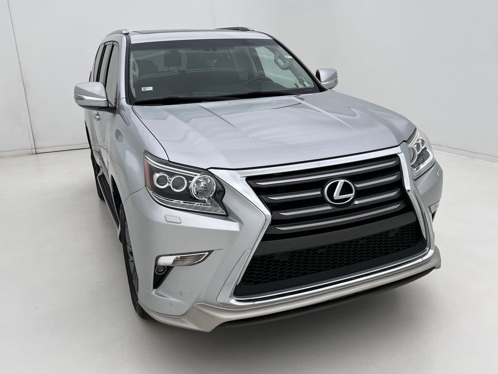 Used 2019 Lexus GX 460 Luxury w/ Sport Design Package image 3