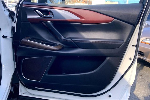 Used 2019 MAZDA CX-9 Signature image 19