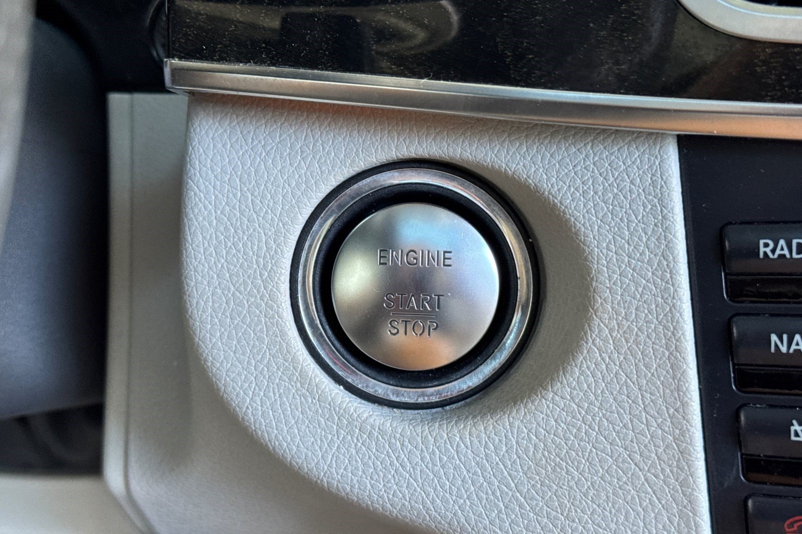 Used 2014 Mercedes-Benz E 350 Sedan image 17
