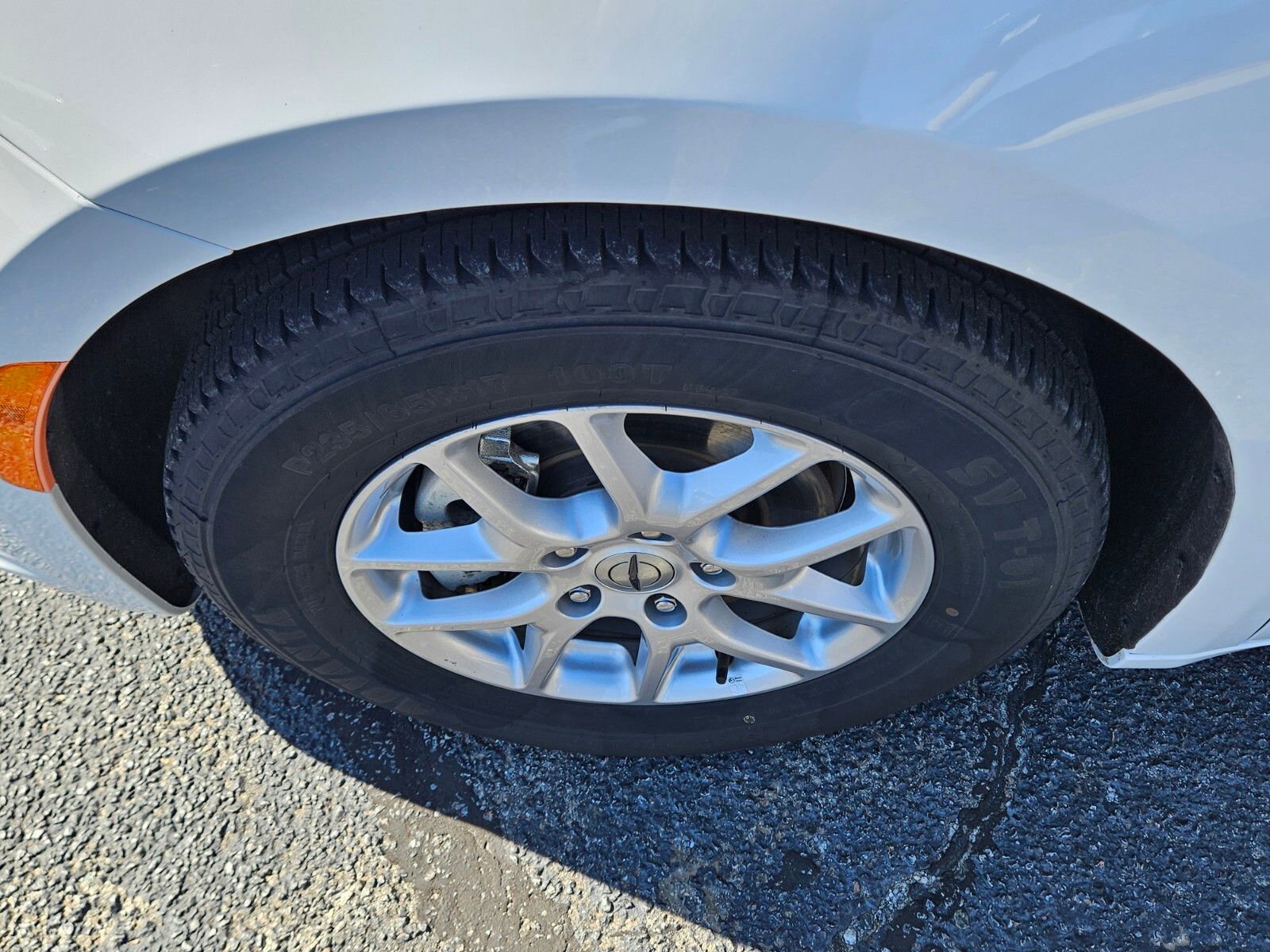 Used 2023 Chrysler Pacifica Touring-L image 19