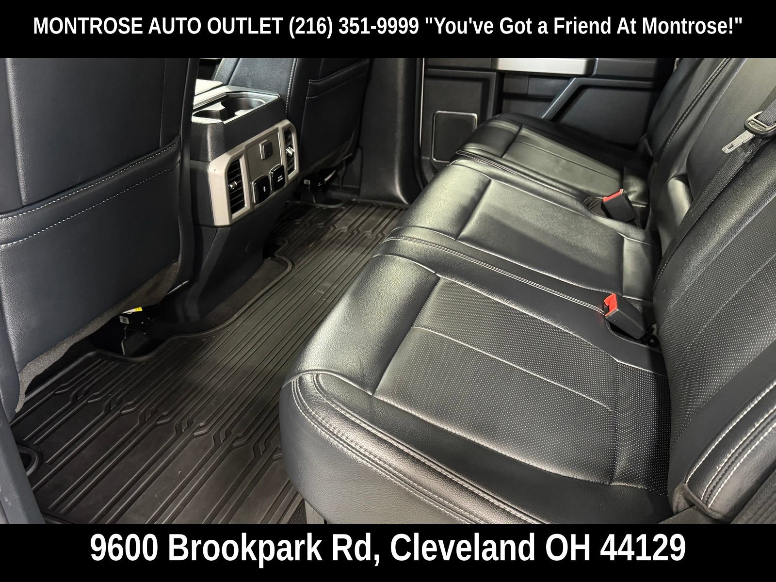 Used 2022 Ford F250 Lariat w/ Black Appearance Package AWD/4WD image 36