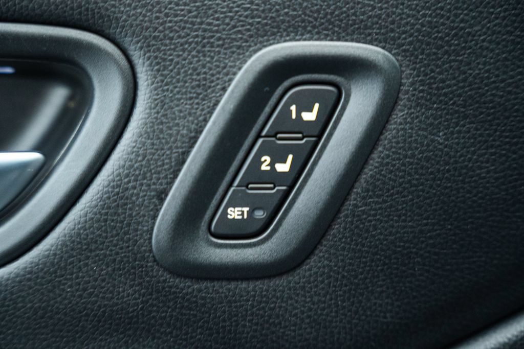 Used 2025 Honda Pilot Elite image 52