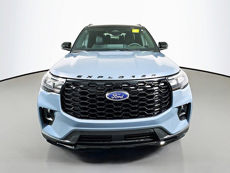 New 2025 Ford Explorer ST-Line w/ Premium Package AWD/4WD image 2