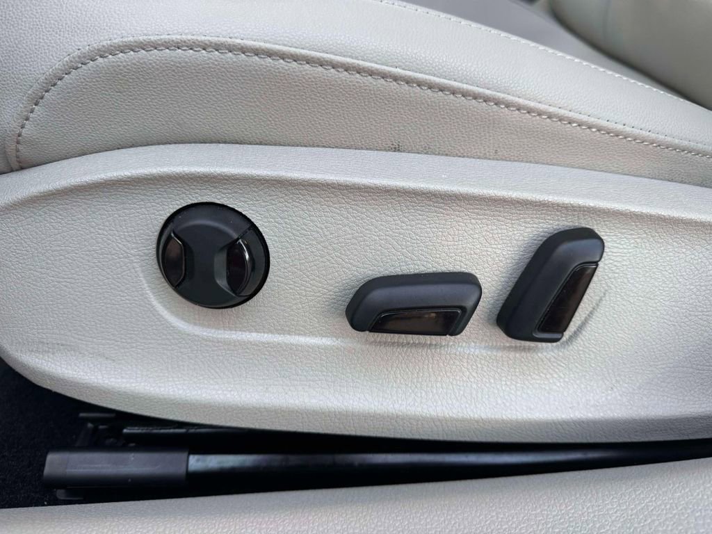 Used 2022 Volkswagen Passat 2.0T SE image 14