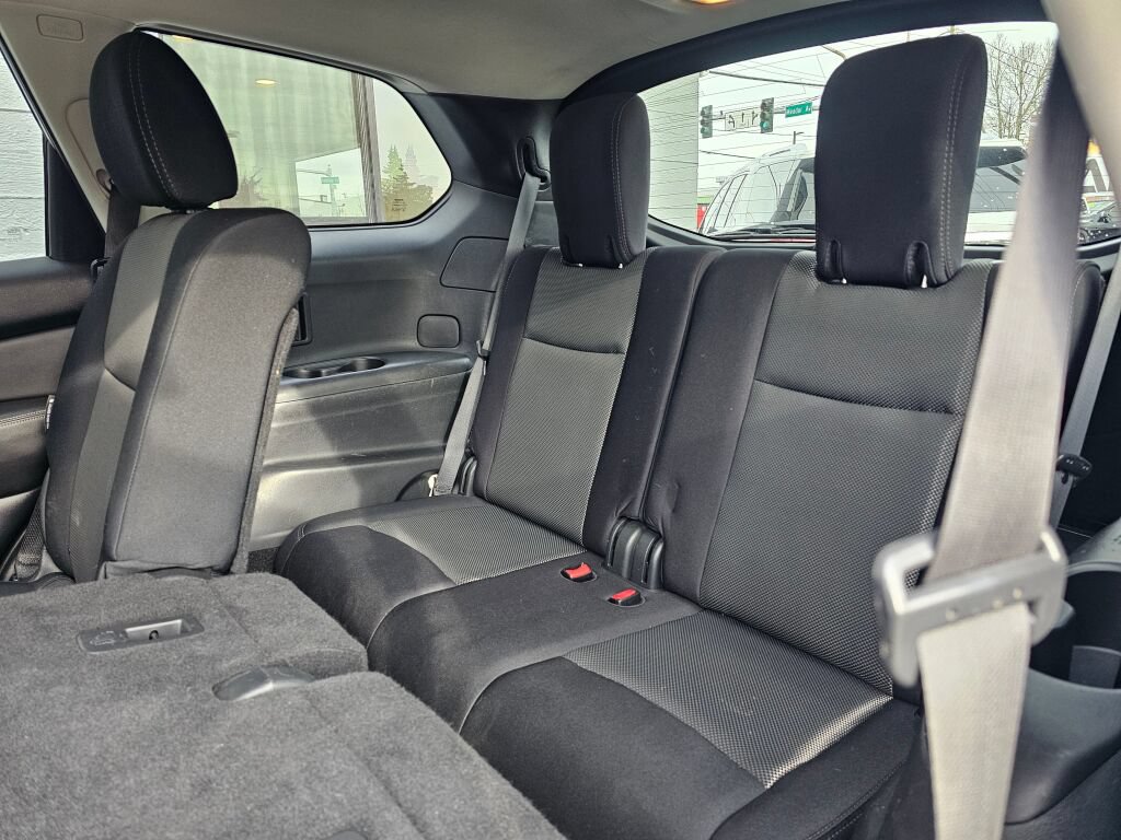 Used 2018 Nissan Pathfinder SV image 20