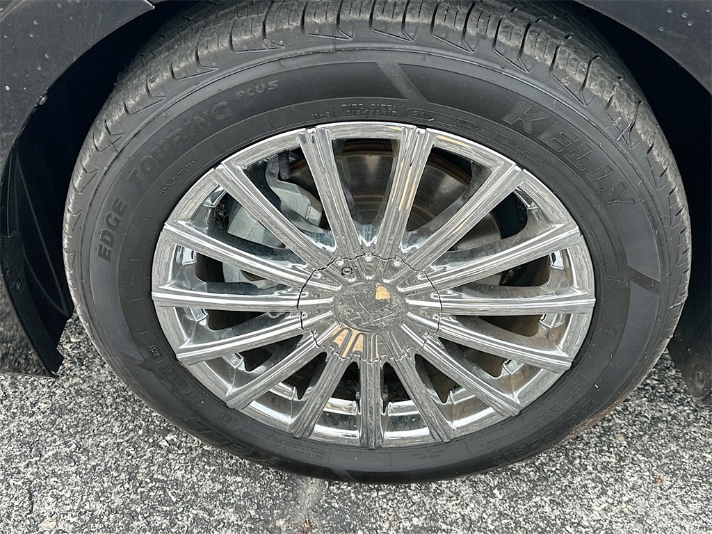 Used 2020 Toyota Avalon XLE image 30