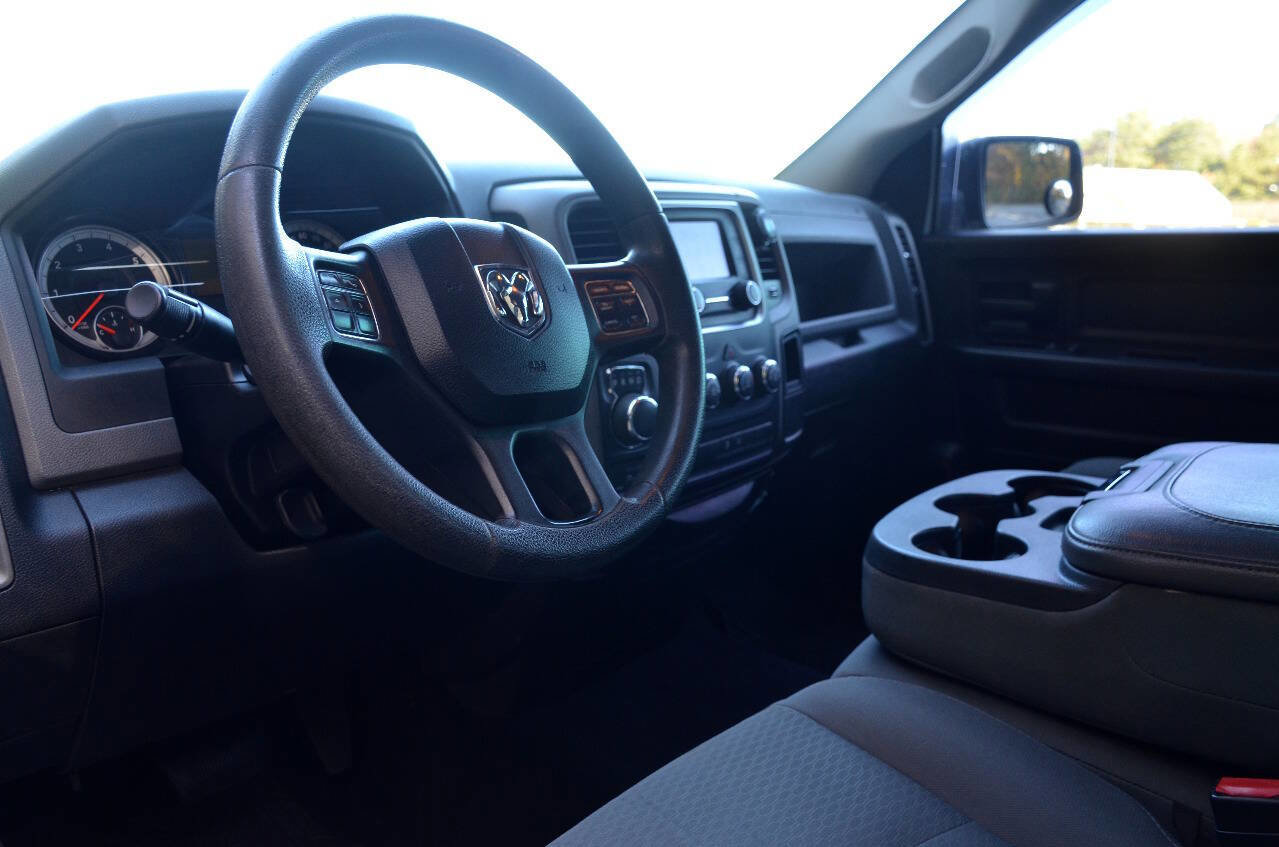 Used 2015 RAM 1500 Express w/ Black Ram 1500 Express Group image 18