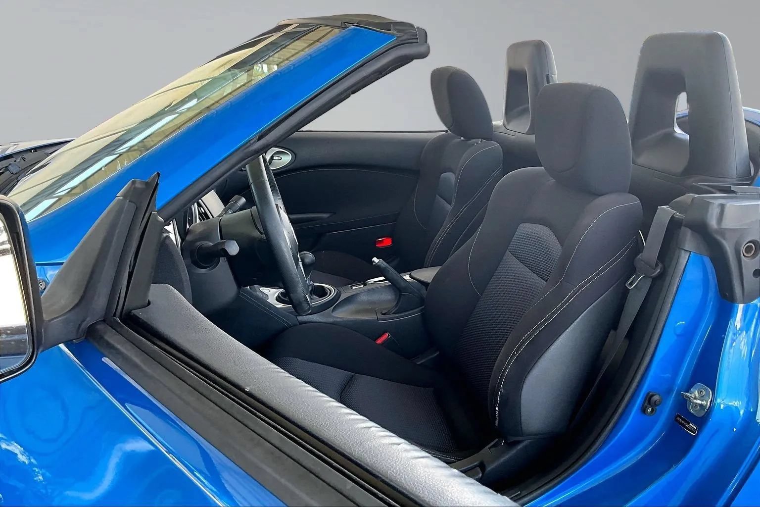 Used 2010 Nissan 370Z Roadster RWD image 17