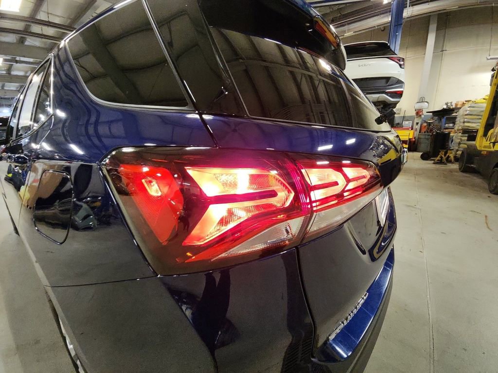 Used 2023 Chevrolet Equinox LT image 30