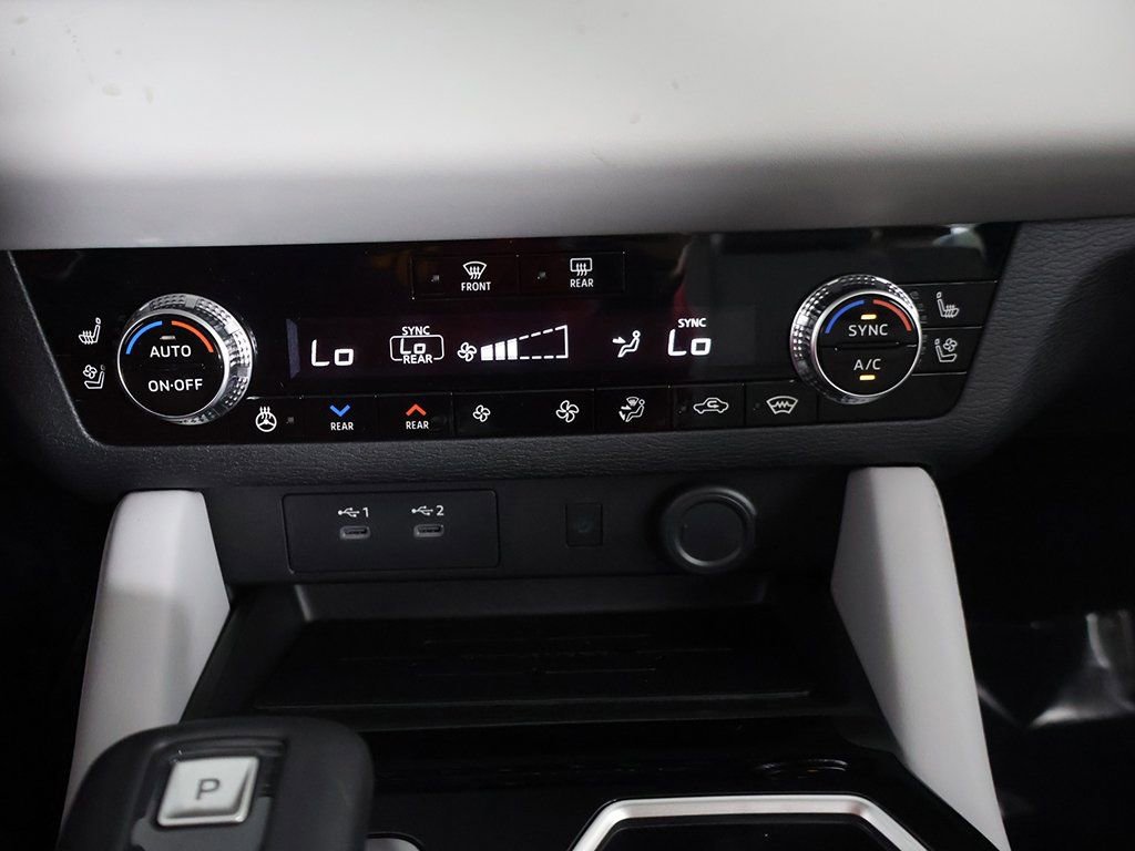 New 2025 Mitsubishi Outlander SEL image 54