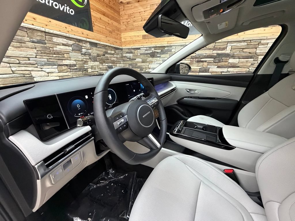 Used 2025 Hyundai Tucson Limited AWD/4WD image 10