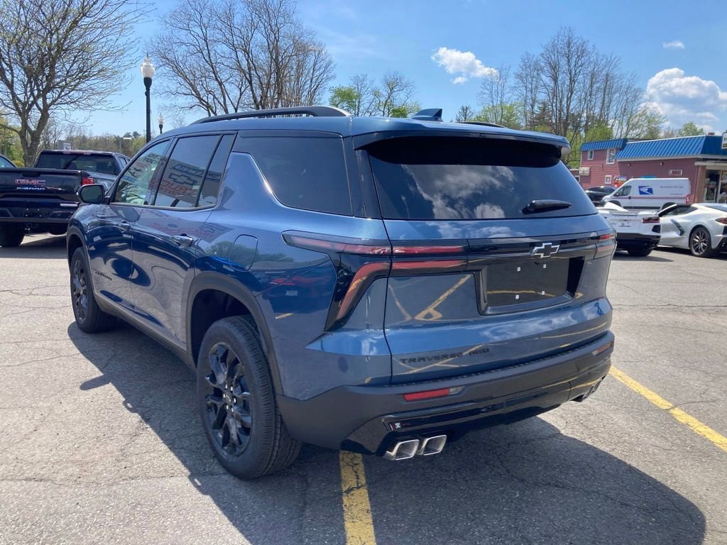 New 2026 Chevrolet Traverse LT w/ Midnight/Sport Edition AWD/4WD image 5