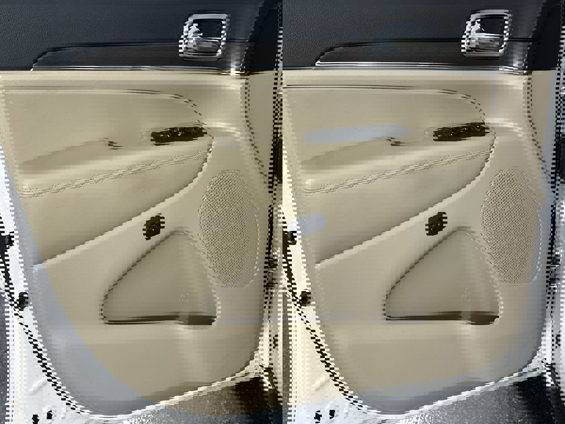 Used 2018 Jeep Grand Cherokee Limited image 33