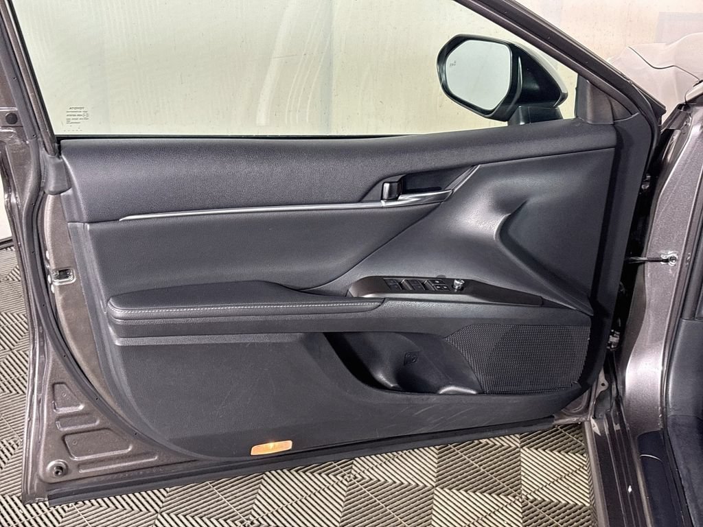 Used 2024 Toyota Camry XSE FWD image 10