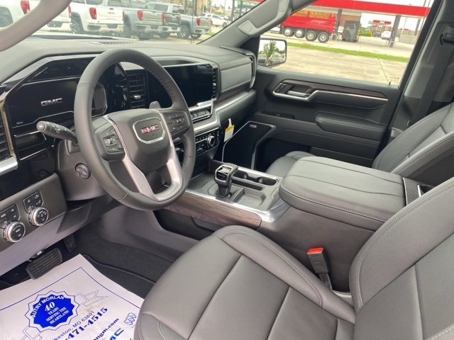 New 2025 GMC Sierra 1500 SLT w/ SLT Premium Plus Package image 16