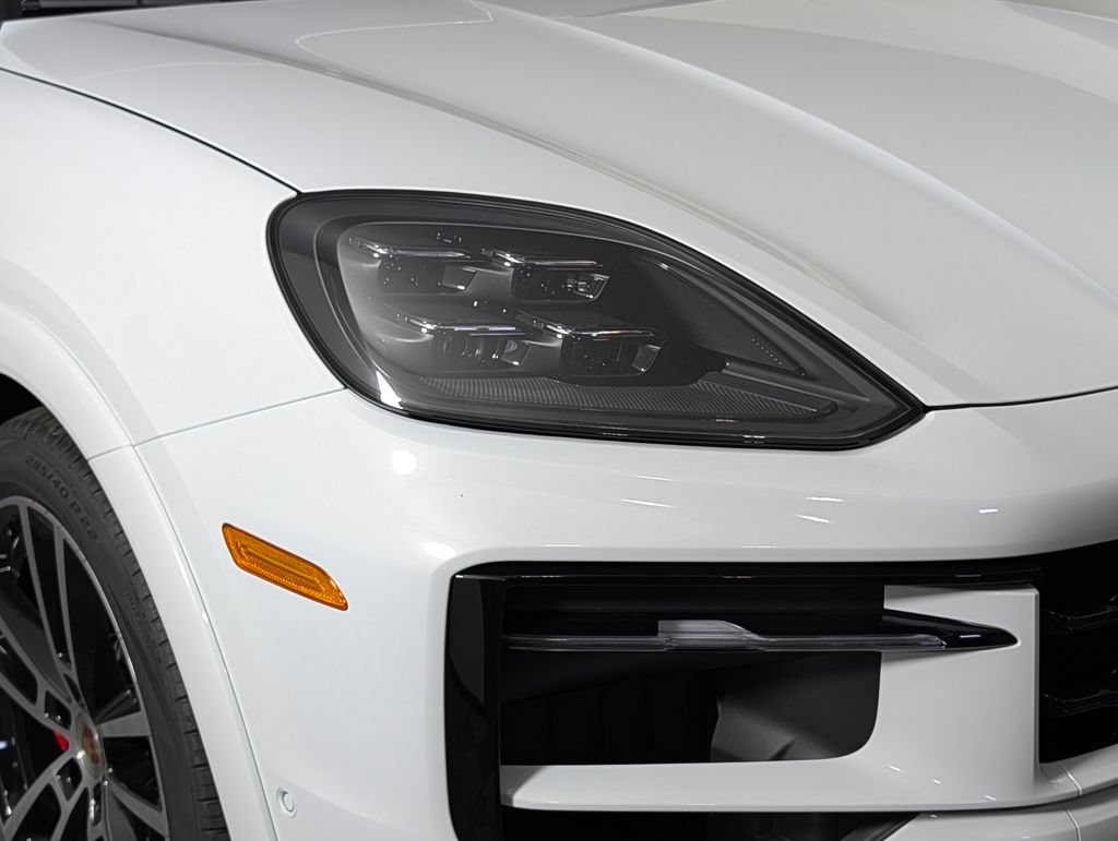 New 2026 Porsche Cayenne GTS AWD/4WD image 15