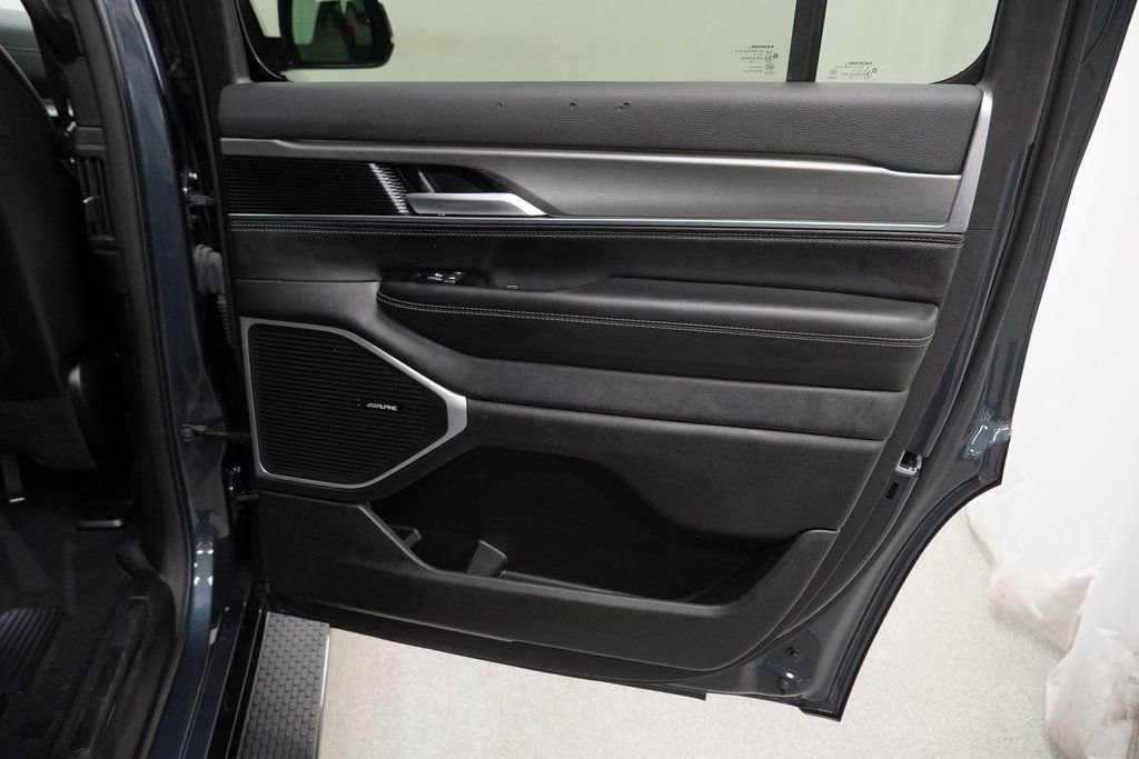 Certified 2024 Jeep Wagoneer Series II AWD/4WD image 47