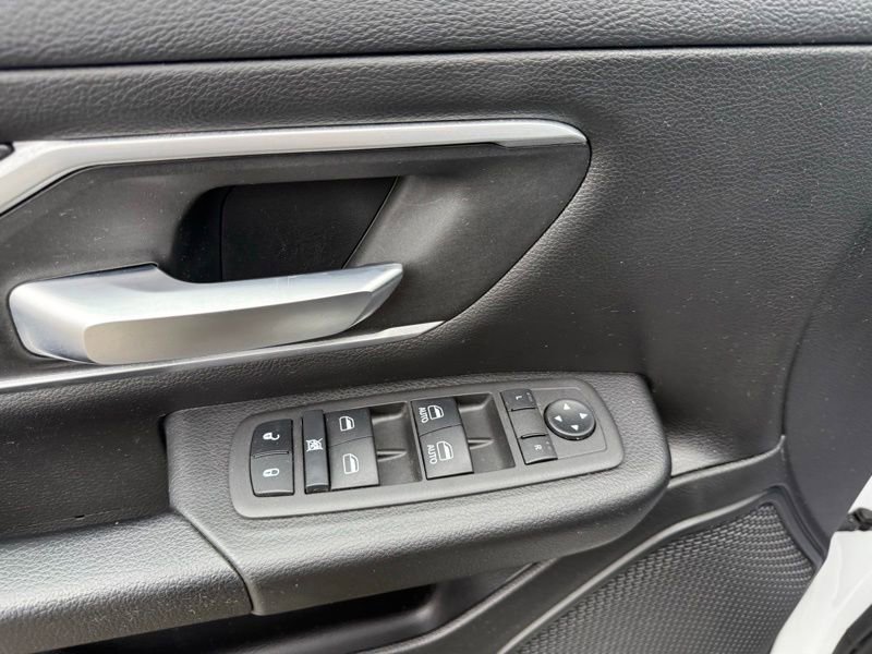Used 2022 RAM 1500 Big Horn AWD/4WD image 17