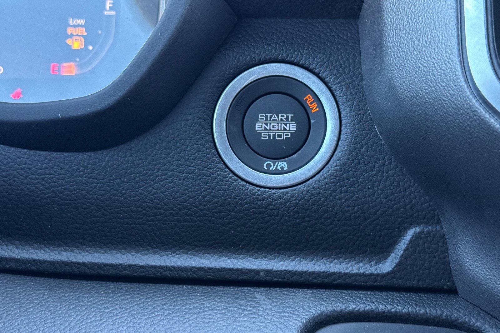 New 2026 RAM 1500 4x4 Crew Cab image 21
