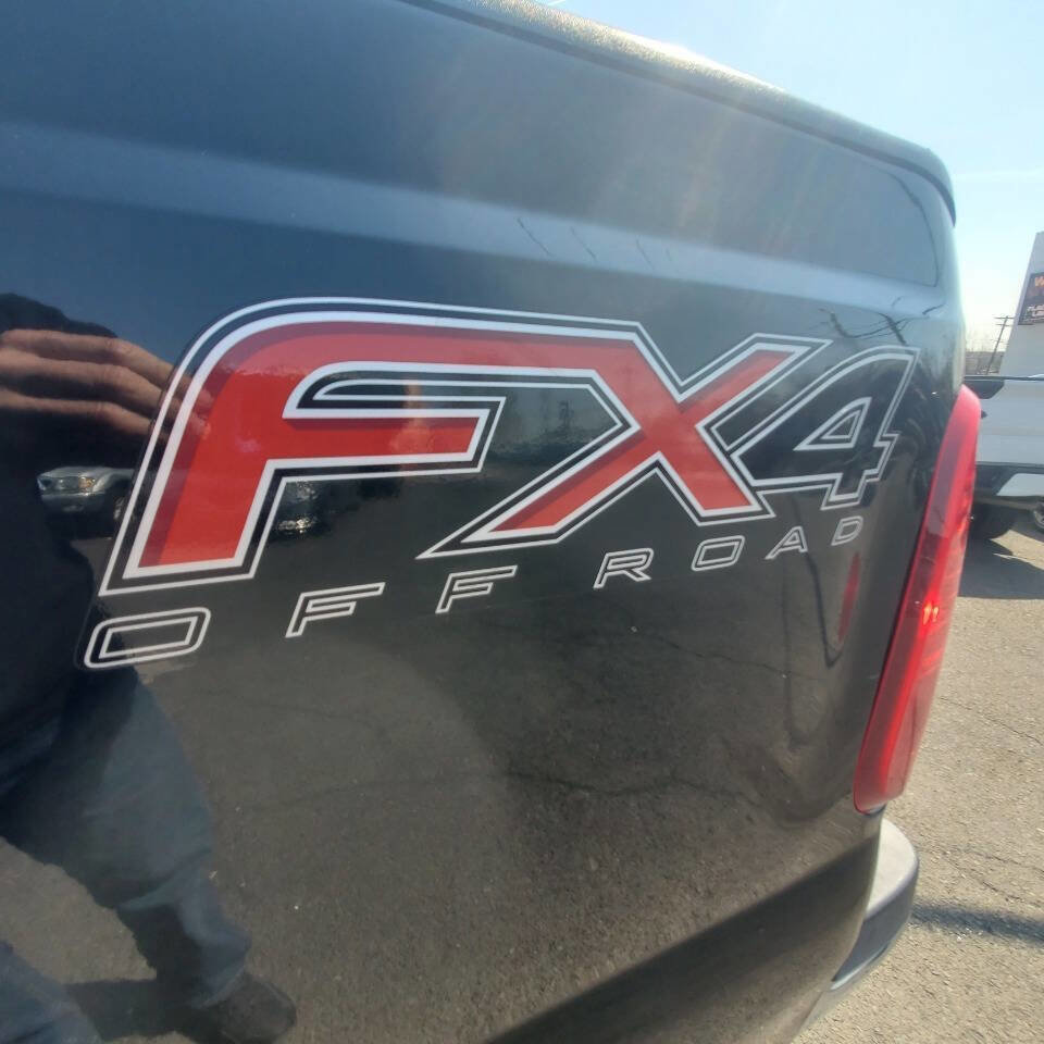 Used 2016 Ford F250 Lariat w/ Chrome Package image 26