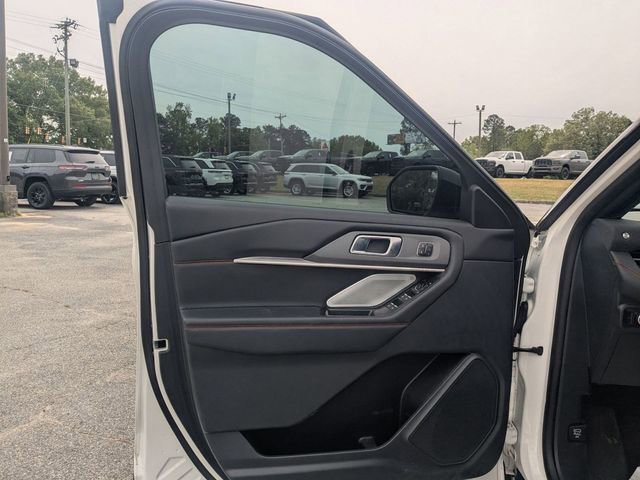 Used 2025 Ford Explorer ST image 14