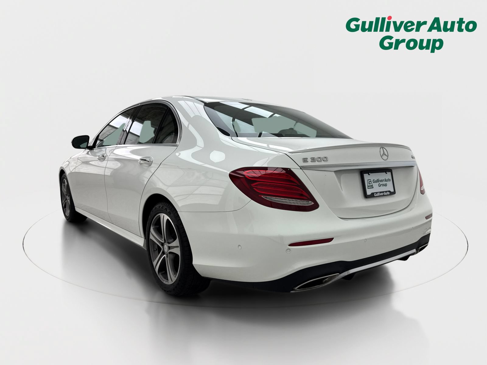 Used 2017 Mercedes-Benz E 300 4MATIC image 5