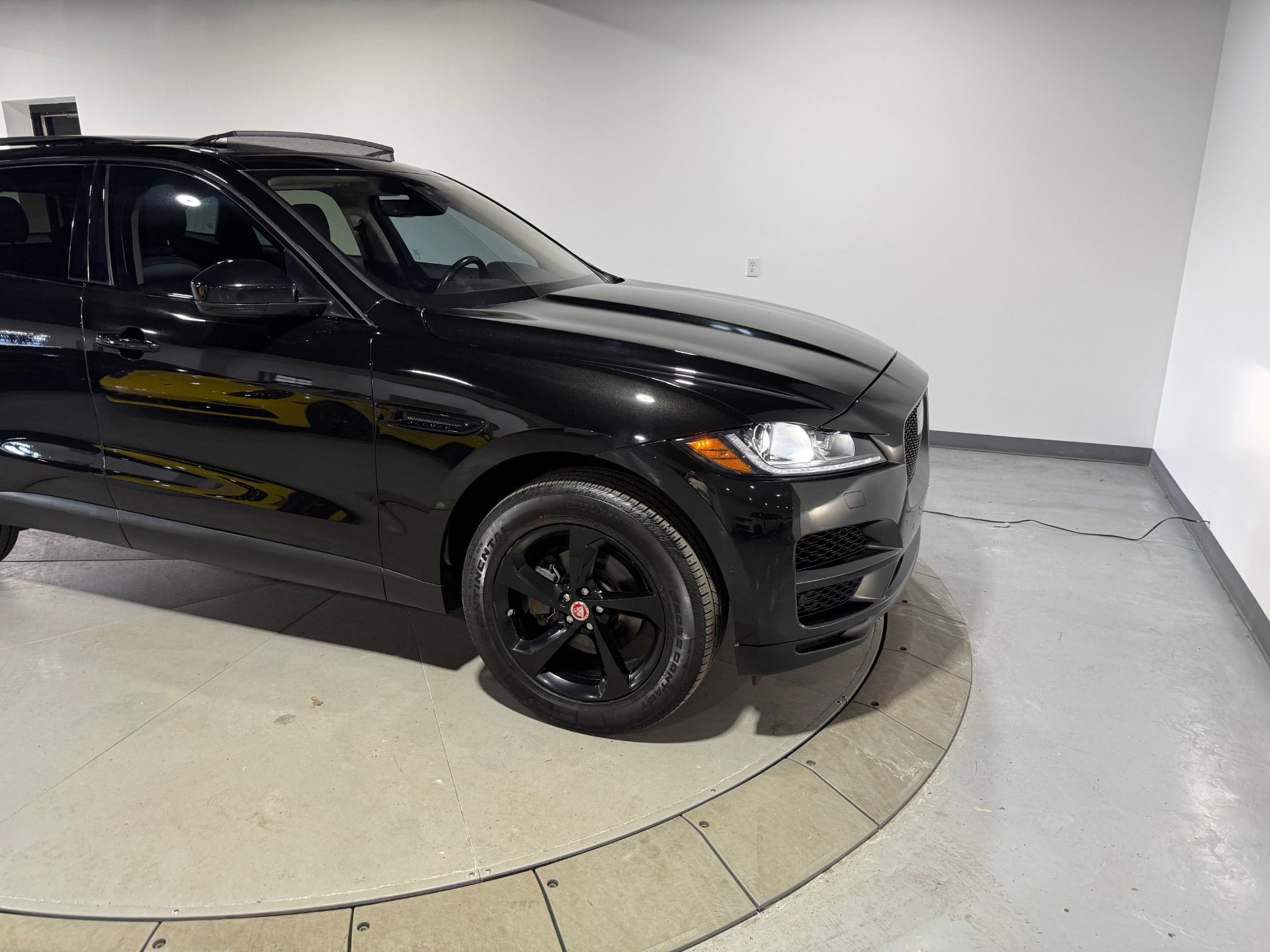 Used 2020 Jaguar F-PACE Prestige AWD/4WD image 9