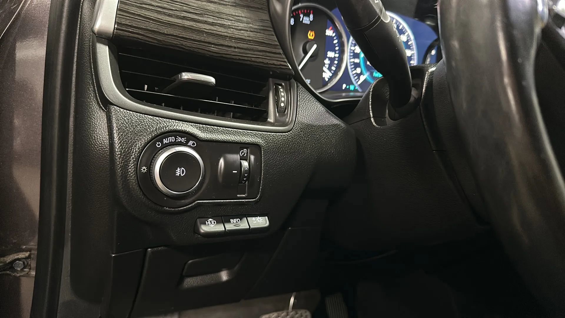 Used 2016 Buick Envision Premium image 28