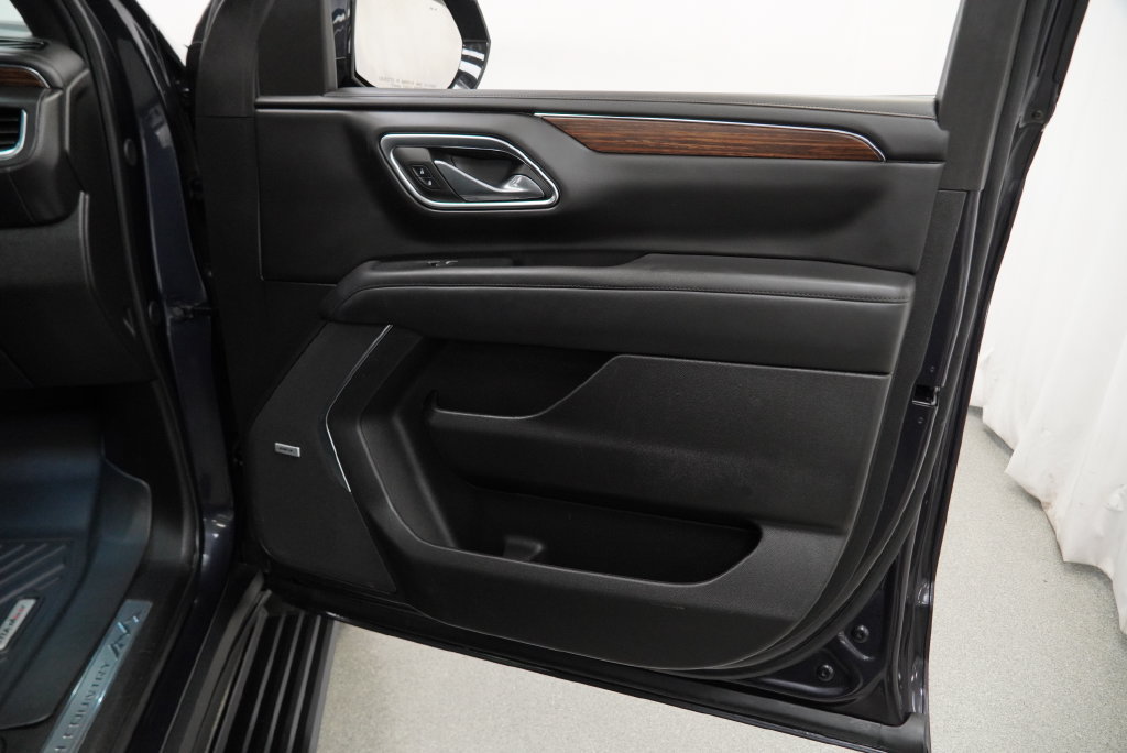 Used 2023 Chevrolet Tahoe High Country w/ Premium Package 2 AWD/4WD image 42