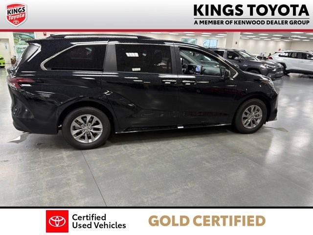 Used 2023 Toyota Sienna XLE FWD image 9