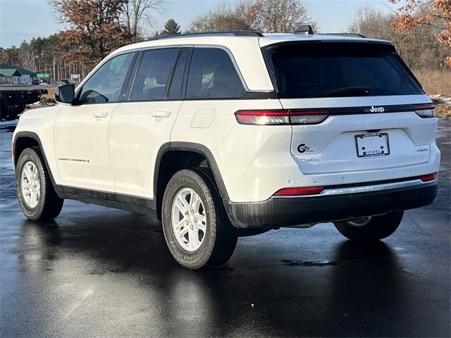 Used 2023 Jeep Grand Cherokee Laredo image 10