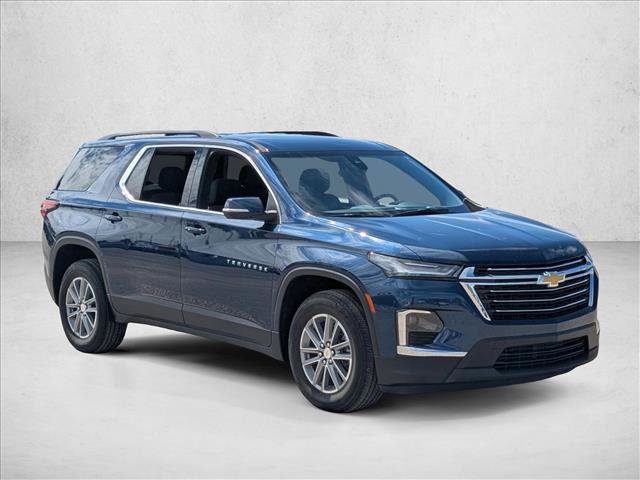Used 2023 Chevrolet Traverse LT image 3