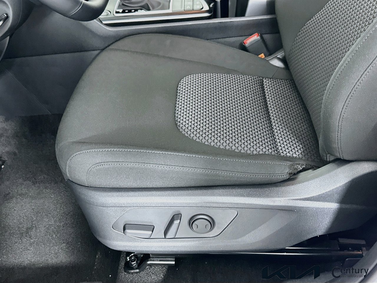New 2026 Kia Sportage LX w/ LX Convenience Package FWD image 15