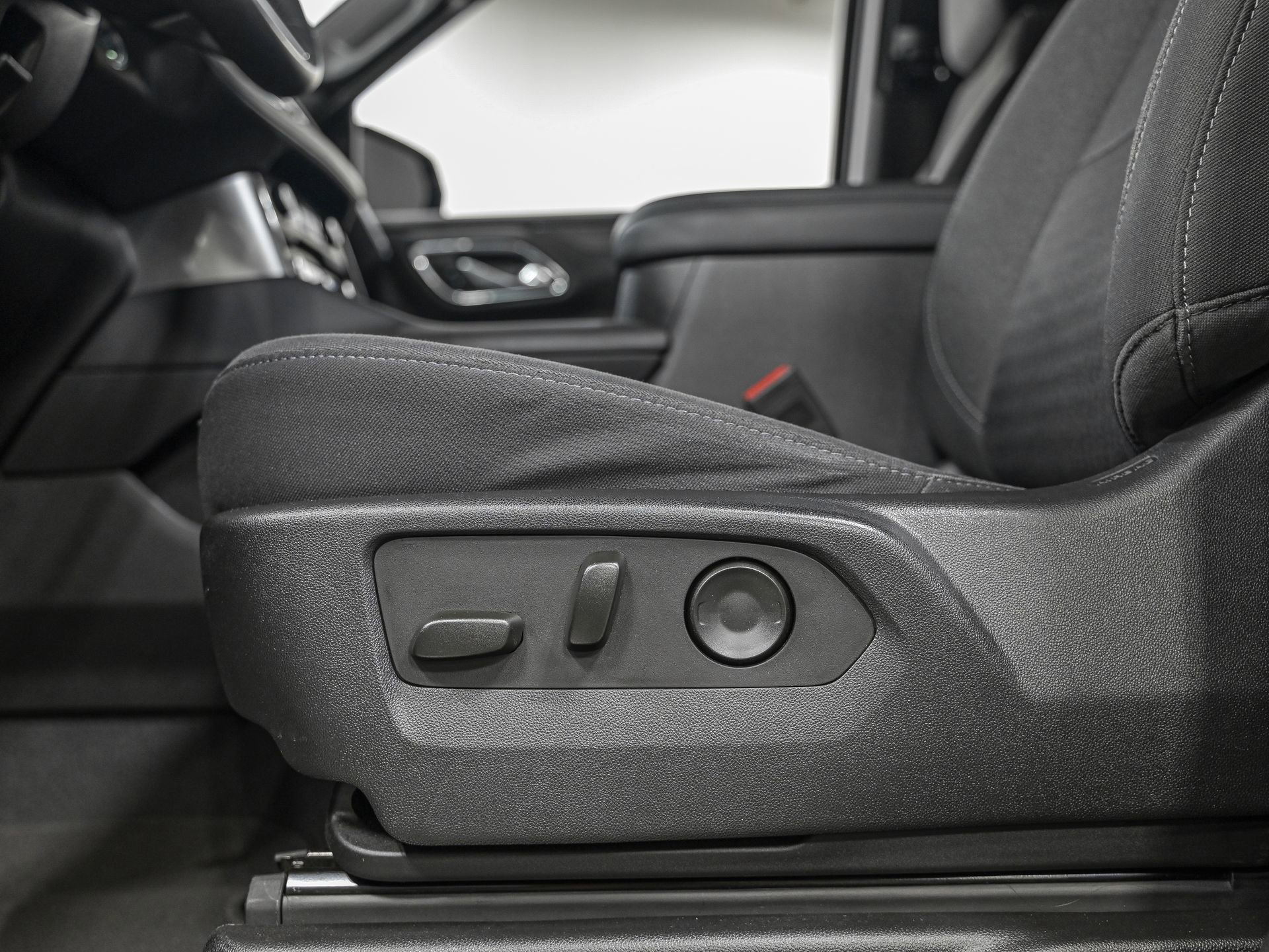 Used 2023 Chevrolet Suburban LS image 14