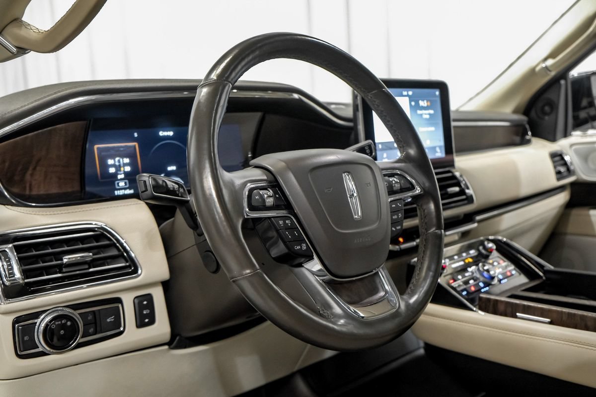 Used 2020 Lincoln Navigator L Reserve w/ Luxury Package RWD image 14