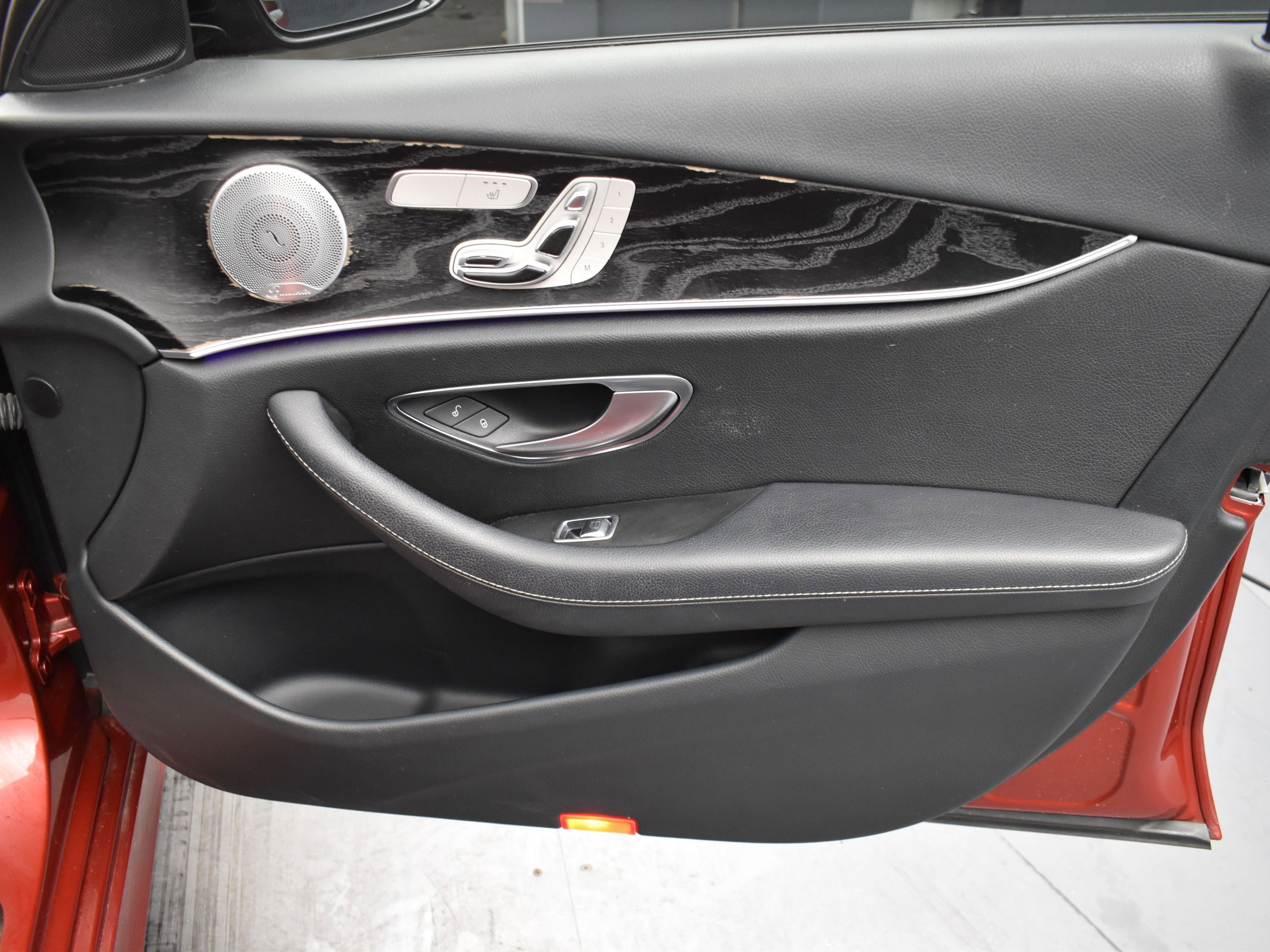 Used 2018 Mercedes-Benz E 300 4MATIC w/ Premium 2 Package image 15