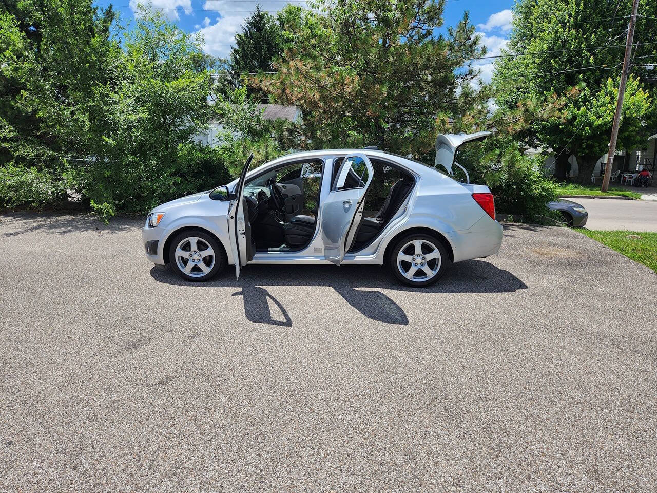 Used 2015 Chevrolet Sonic LTZ FWD image 22