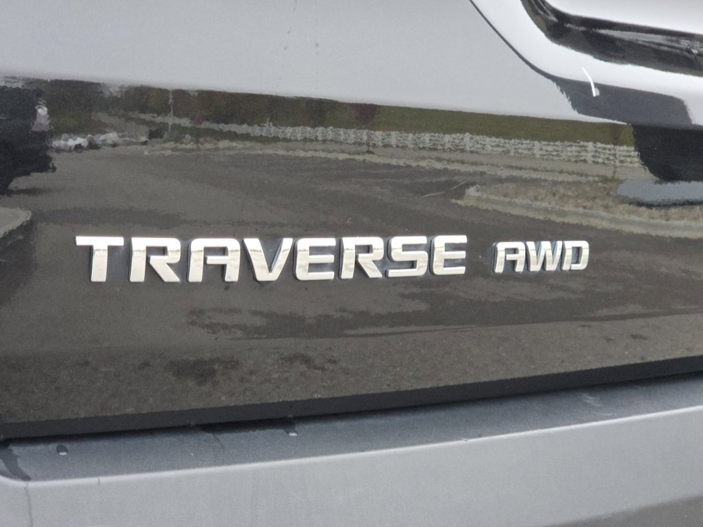 Used 2018 Chevrolet Traverse LT image 9