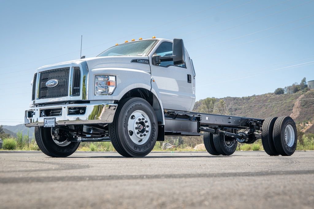 New 2026 Ford F650 2WD Regular Cab Super Duty image 3