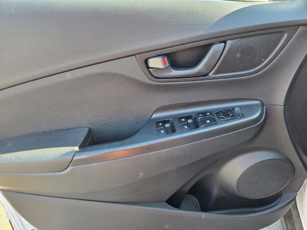Used 2022 Hyundai Kona SE FWD image 49