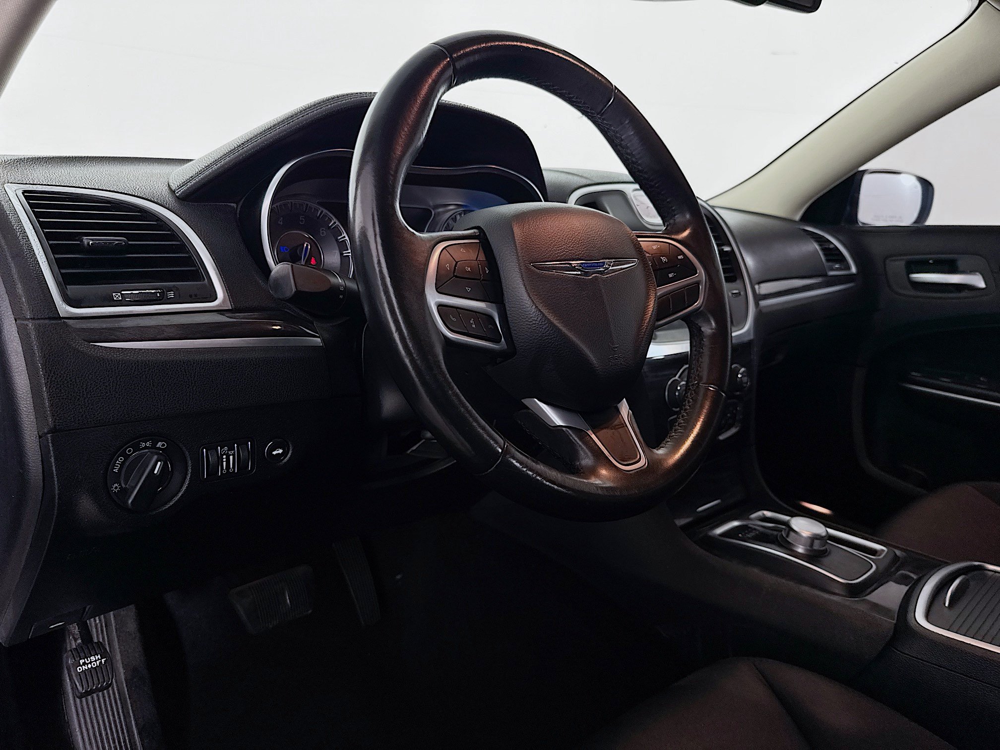 Used 2019 Chrysler 300 Touring w/ Sport Appearance Package RWD image 21