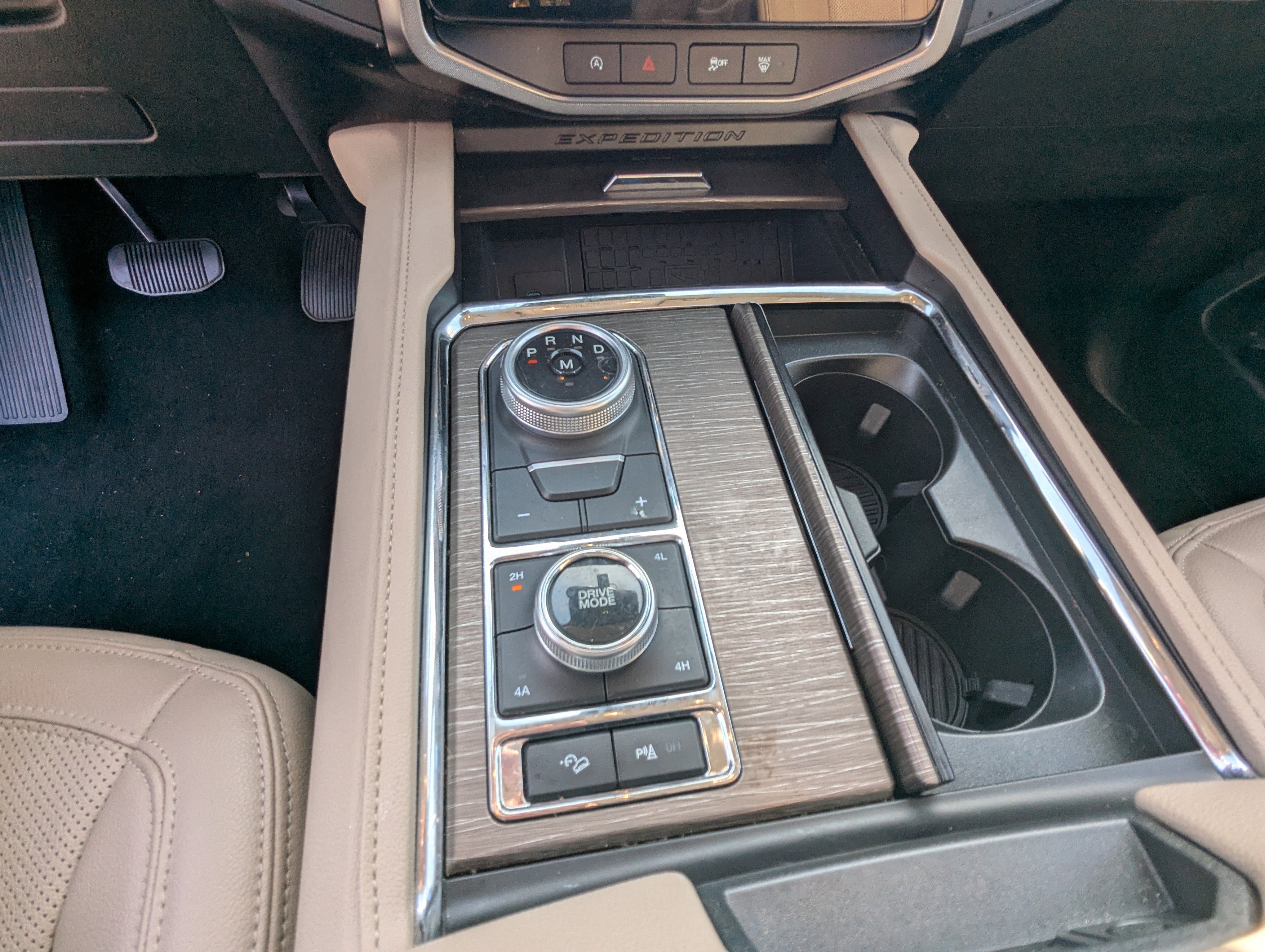 Used 2024 Ford Expedition Limited image 27