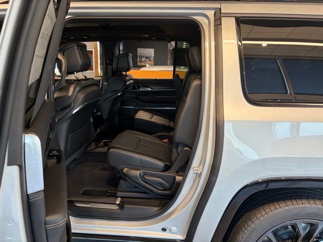 New 2026 Jeep Grand Wagoneer L Summit w/ Premium Group III image 20
