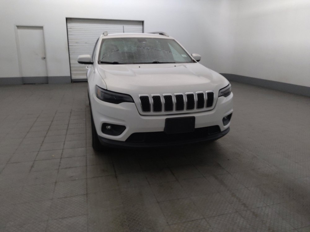 Used 2019 Jeep Cherokee Latitude Plus w/ Cold Weather Group AWD/4WD image 14