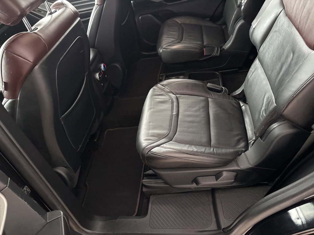 Used 2020 Ford Explorer Platinum w/ Premium Technology Package image 22