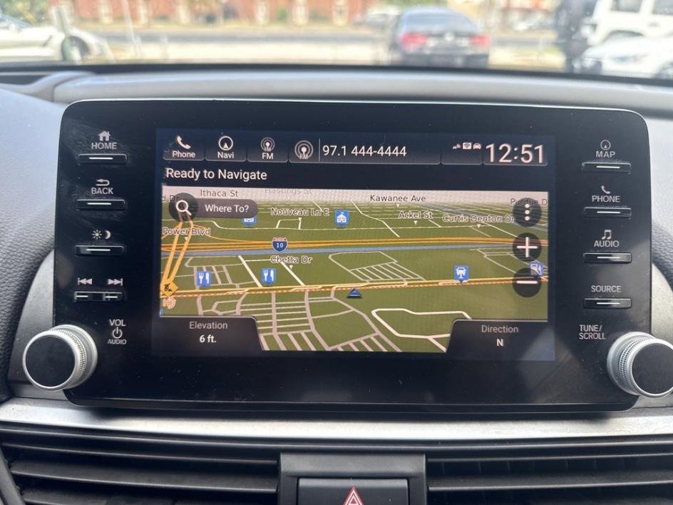 Used 2018 Honda Accord Touring image 30